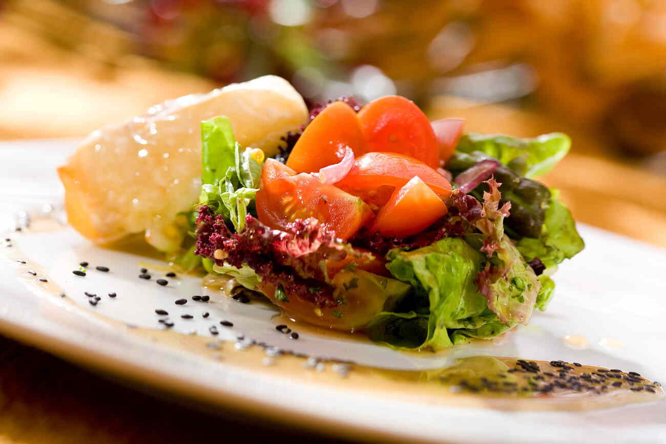 Ensalada de jamón serrano con queso brie Nutrioli