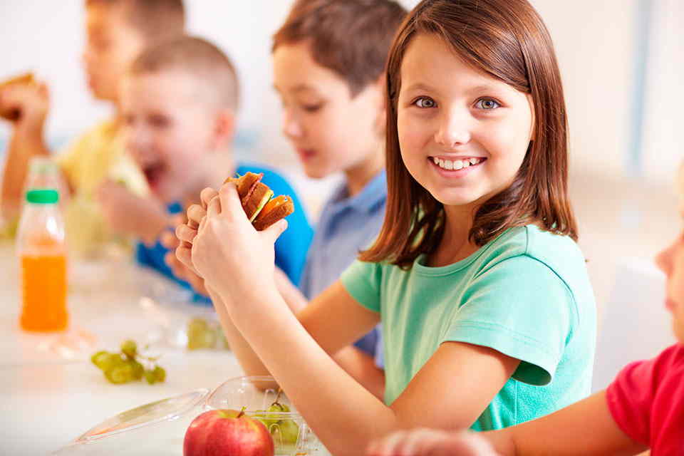 5 superfoods que no pueden faltar en el lunch de tu hijo