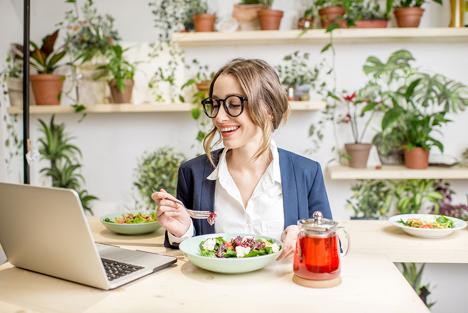 3 ideas de snacks saludables para home office